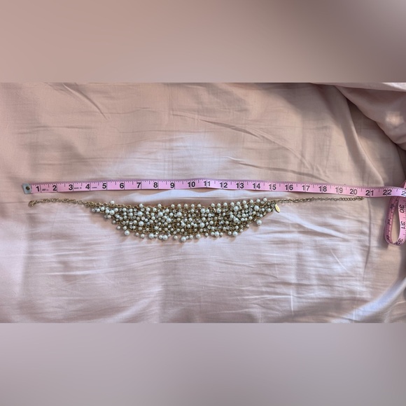 Elegant Pearl, Crystal and Gold Necklace - Picture 7 of 8